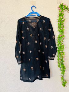 Elegant Black Embroidered Kurta