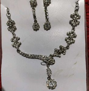 Elegant Rhinestone Necklace &amp; Earrings Set