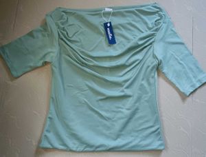 🇰🇷Fitted Light Green Ruched Off-Shoulder Top