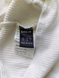 Shein : Stylish White Cropped Top