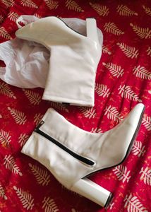 Chic White Patent Block Heel Boots