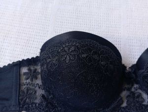 Black Lace Strapless Bra
