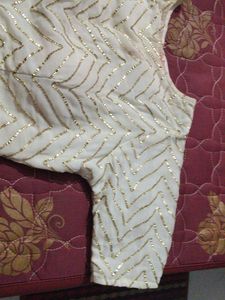 Elegant White Blouse with Gold Accents size M