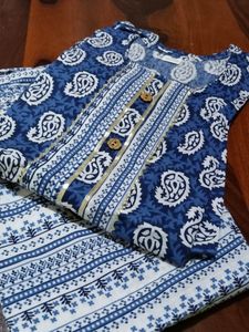 Short Blue Paisley Print Kurti - Size 40
