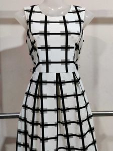 Chic Plaid Sleeveless Dress