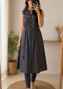 Stylish Sleeveless Printed Kurta