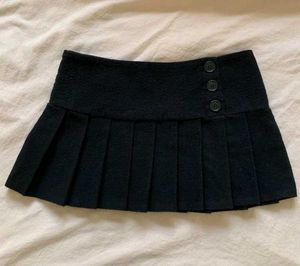 y2k Black Pleated Mini Skirt