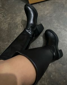 Chic Black Knee-High Boots