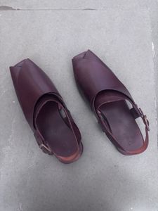 Stylish Leather Flat Sandals