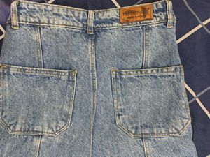 Stylish High-Waisted Denim Jeans