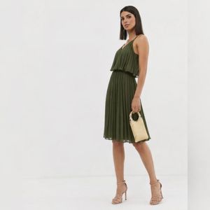 Olive Green Pleated Midi Dress 👀💚