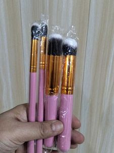 Set of 4 Pink Makeup Brushes
