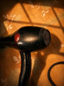 blow dryer