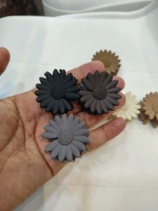 Daisy Hair Claw Clips