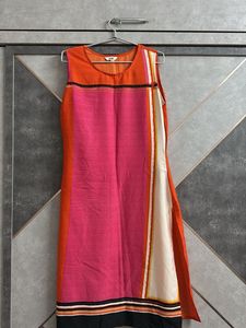 Vibrant Color Block Sleeveless Kurta