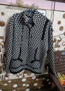 Stylish Black &amp; White Knit Jacket with pocket