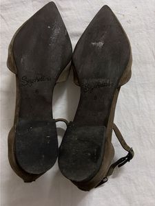 Seychelles Stylish Olive Suede Pointed Toe Heels