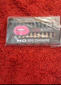 HUDA BEAUTY LIPGLOSS