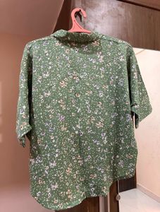Chic Floral Print Twist-Front Top