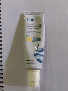 Plum niacinimide Sunscreen