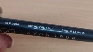 Avon True Color Glimmerstick kajal Deep Plum