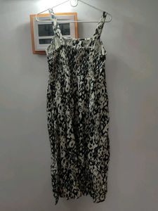 black n white spegetti dress