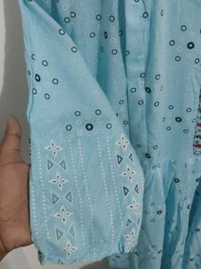 Xl Feeding top,Light Blue +white &amp; black Pr