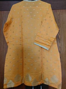Orange kurta with gold motifs size XL