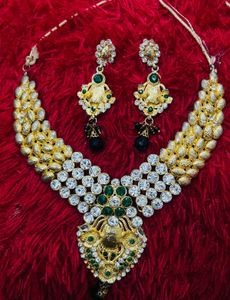 Gold &amp; Green Necklace Set