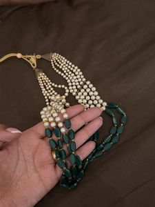 elegant pearl emerald  necklace