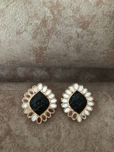 Designer Black &amp; Mirror Stud Earrings