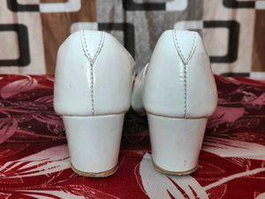 Classic White Pointed Toe Heels