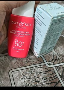 Dot &amp; Key Skincare Set - Face Serum &amp; Sunscreen Ne