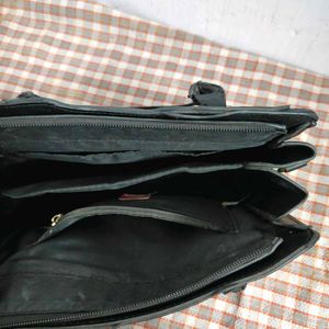 Chic Black Handbag