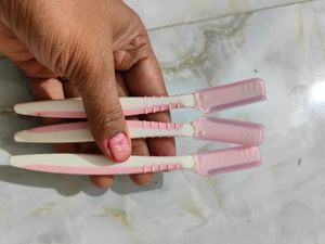 Dorco LetsShave Face Razor for Women