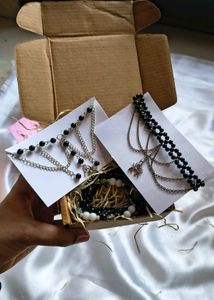 Black Bead &amp; Spider Charm Jewellery Hamper