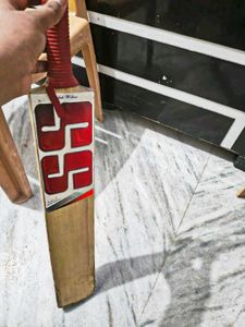 SS TIGER ENGLISH WILLOW CRICKET BAT SH.