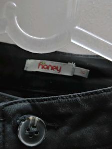 Black Cropped Jeans