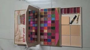 Miss Gold Make-Up Artist Palette