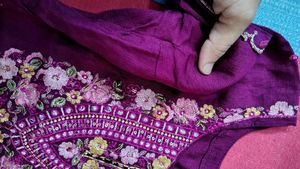 new 10 years old girl's wine  Kurta set