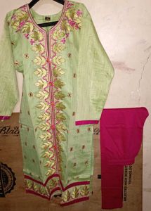 Elegant Embroidered Kurti