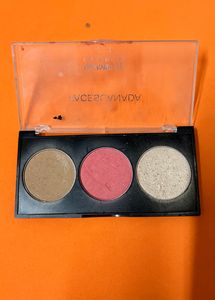 3 In 1 Contour Palette With Compact Powder