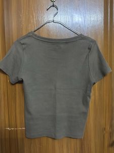Ribbed Cut-Out Tee