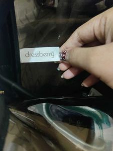 Chic Black Shoulder Bag with Chunky Chain