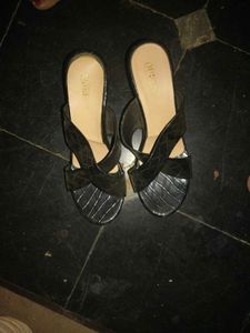 Korean Stappy Black Wedges