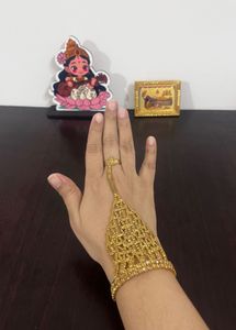 Stunning Gold Hand Harnesses with Pearls