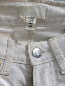 White High-Waisted Jeans