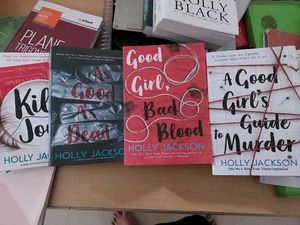 A Good Girl's Guide to Murder Series (4Books )