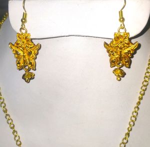 Gold Polish Necklace Set