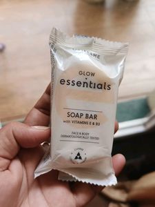Glow Essential Soap Bar With Vitamin E &amp; B3 ( Face